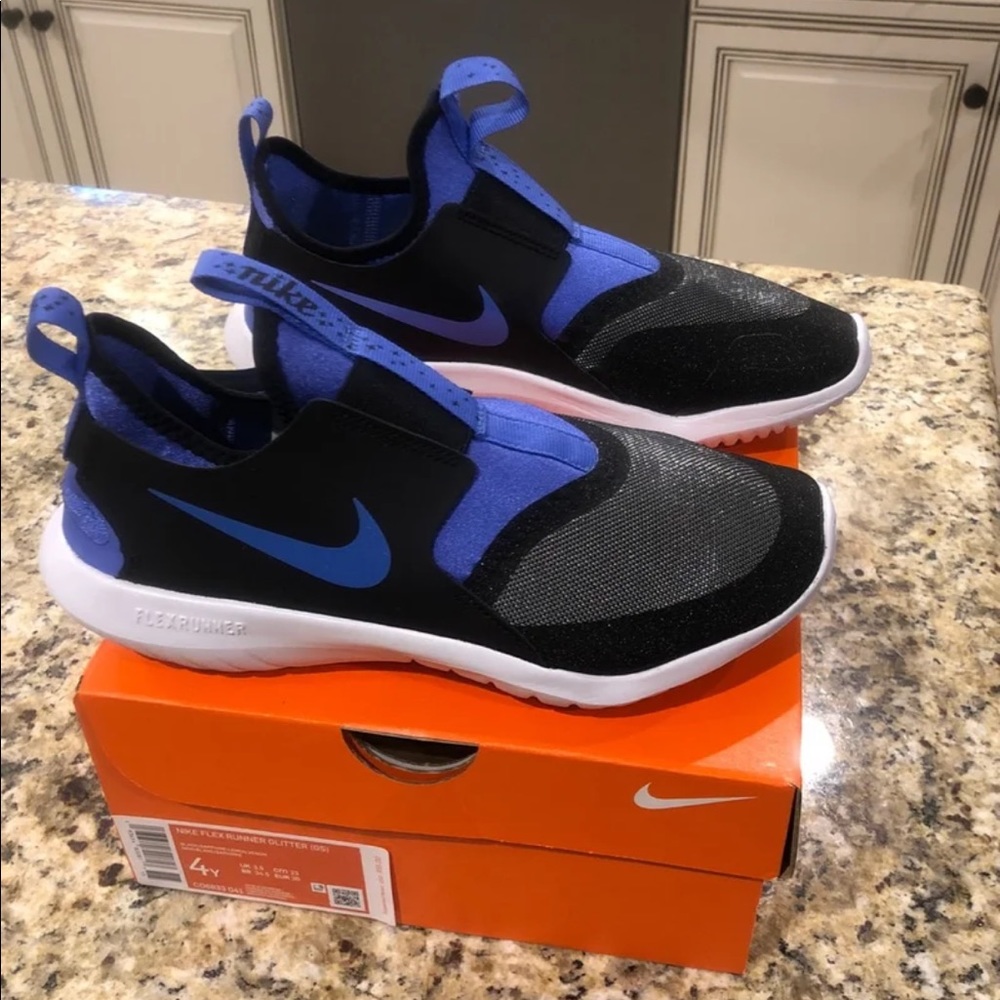 Girls 4Y Nike flexrunner glitter sneakers new